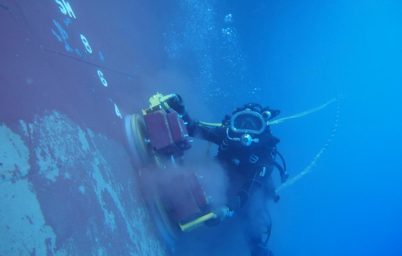 hull-during-cleaning-(18).JPG
